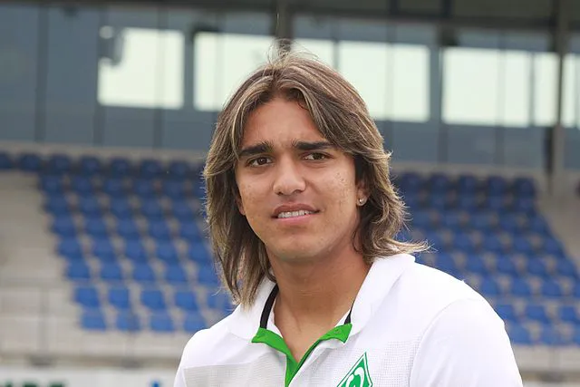 640px-Marcelo_Moreno_Martins_-_SV_Werder_Bremen_(2)