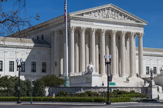 us-supreme-court-building-2225765_640
