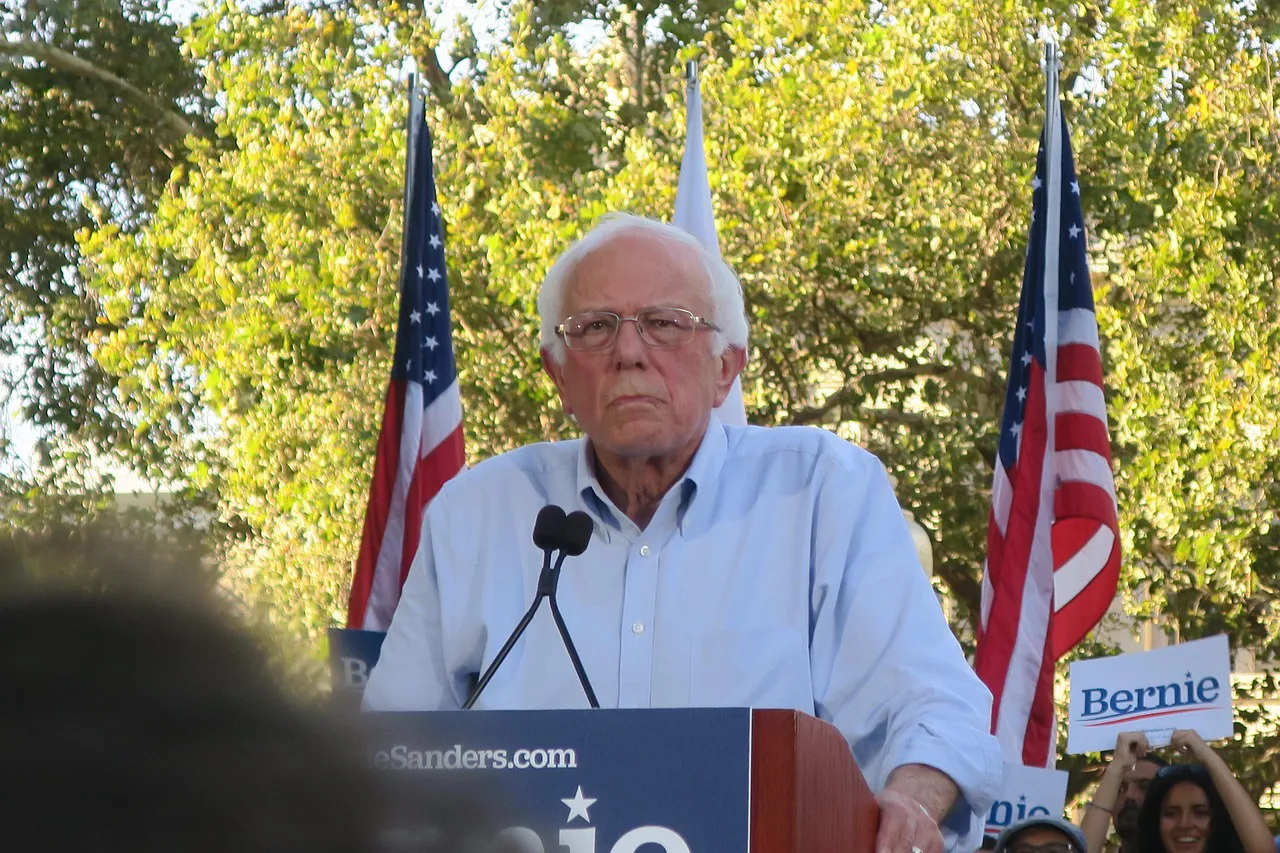 realnewsforever-bernie-5116181_1280